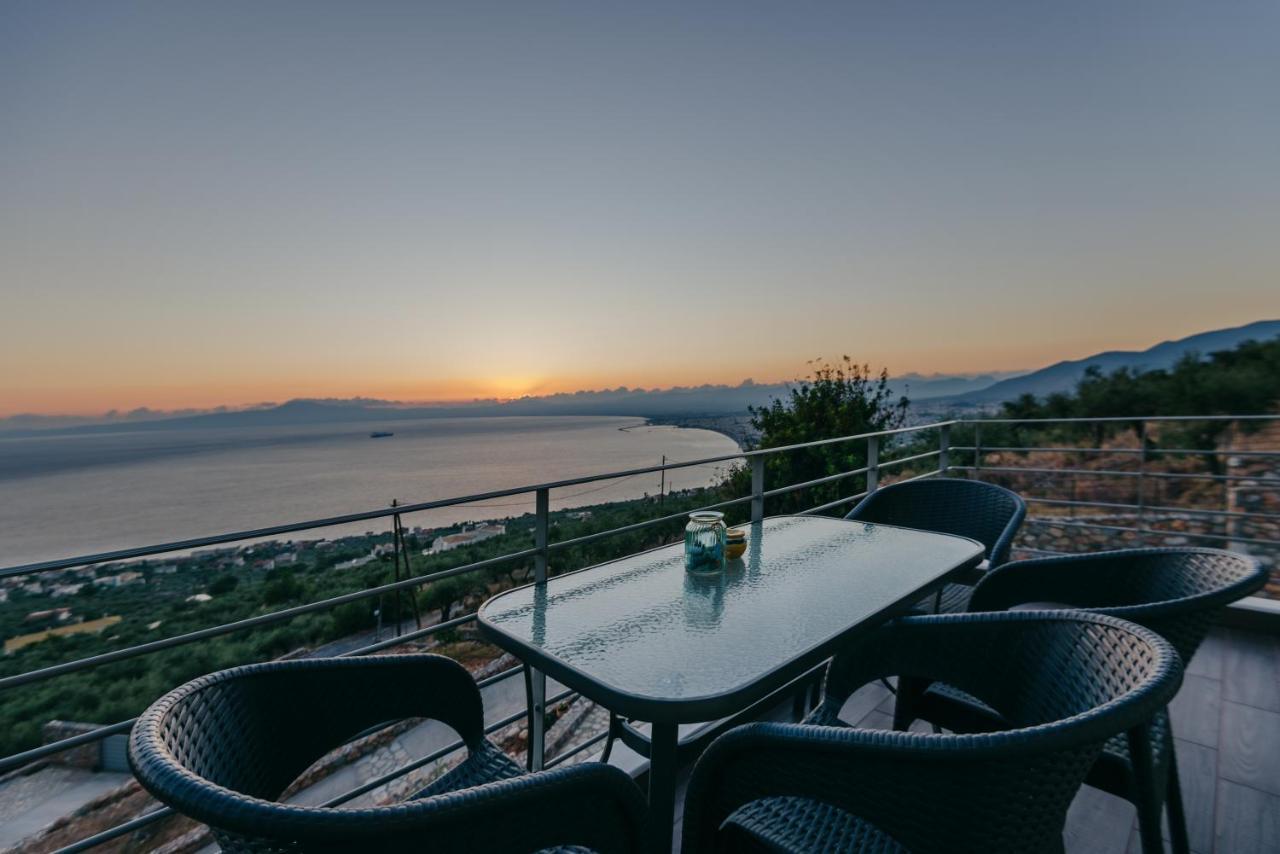 Bay View Guesthouses Kalamata Dış mekan fotoğraf