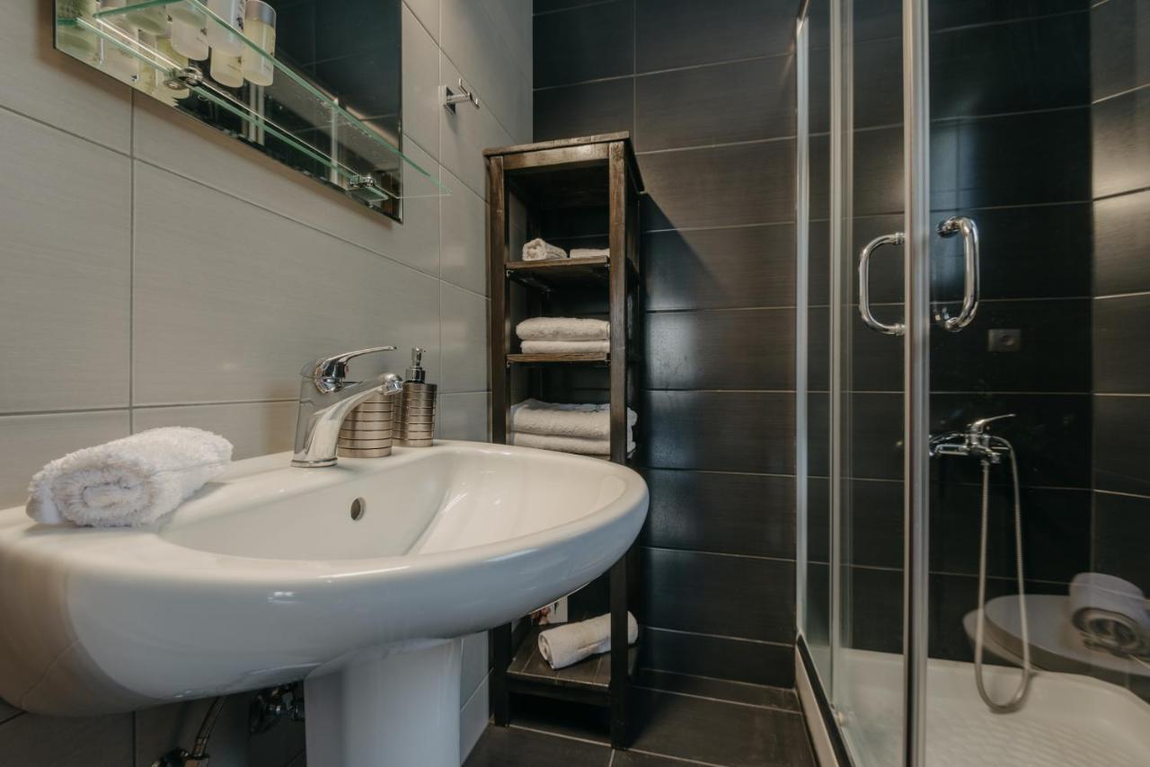 Bay View Guesthouses Kalamata Dış mekan fotoğraf