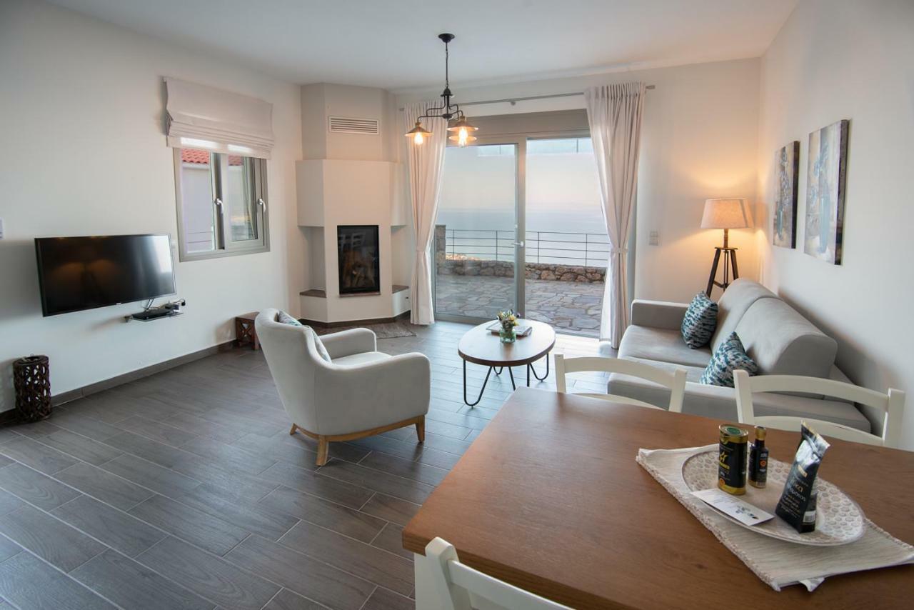 Bay View Guesthouses Kalamata Dış mekan fotoğraf